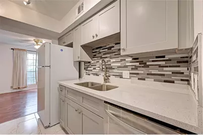 8101 Amelia Road #206, Houston, TX 77055 - Photo 18