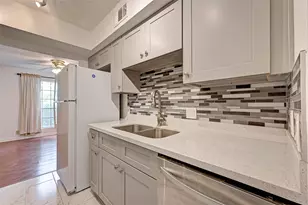 8101 Amelia Rd, Houston, TX 77055 - Photo 18