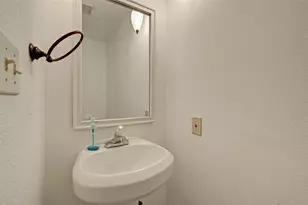 8101 Amelia Rd, Houston, TX 77055 - Photo 20