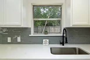 619 9th St, Terrell, TX 75160 - Photo 8