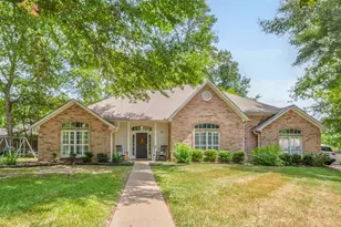 18 Red Oak Ln, Lufkin, TX 75904 - Photo 1