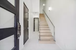 713 Memorial Heights Dr, Houston, TX 77007 - Photo 2