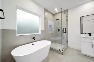 7628 Inwood Hls Ln, Houston, TX 77088 - Photo 28