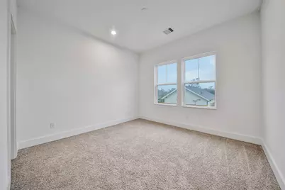 7628 Inwood Hills Lane, Houston, TX 77088 - Photo 34