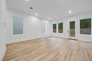 7628 Inwood Hls Ln, Houston, TX 77088 - Photo 8