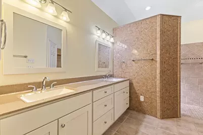 9406 Laurel Wind Court, Houston, TX 77040 - Photo 18
