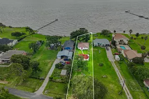 10518 Ocean Dr, Beach City, TX 77523 - Photo 2