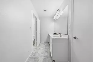 727 Bunker Hill Rd, Houston, TX 77024 - Photo 24