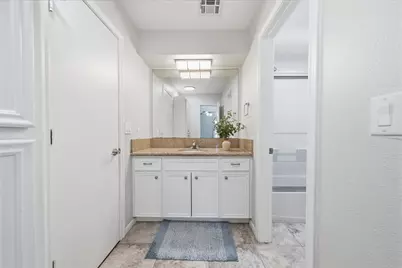 727 Bunker Hill Road #7, Houston, TX 77024 - Photo 22