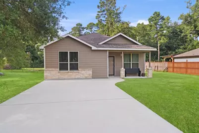 123 Town and Country Road, Huntsville, TX 77320 - Photo 1