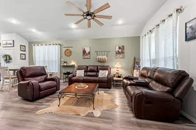 123 Town and Country Road, Huntsville, TX 77320 - Photo 4