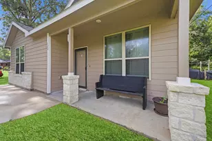 123 Town and Country Rd, Huntsville, TX 77320 - Photo 2