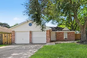1911 Bogatto St, La Marque, TX 77568 - Photo 2