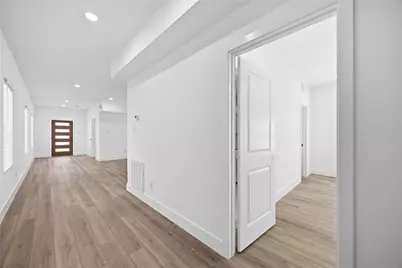 801 E 32nd 1/2 Street #A B, Houston, TX 77022 - Photo 22