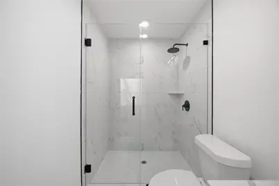 801 E 32nd 1/2 Street #A B, Houston, TX 77022 - Photo 24