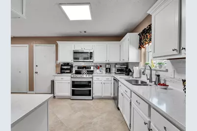 628 Meadowbriar Street, League City, TX 77573 - Photo 22