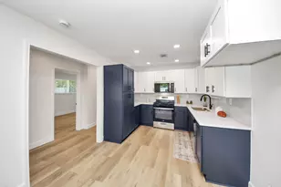 8706 Meadowview Dr, Houston, TX 77037 - Photo 10