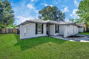 8706 Meadowview Dr, Houston, TX 77037 - Photo 36