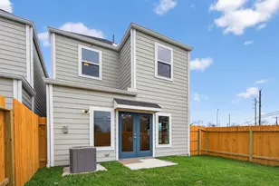 2009 Rocky Sharp Trl, Houston, TX 77088 - Photo 38