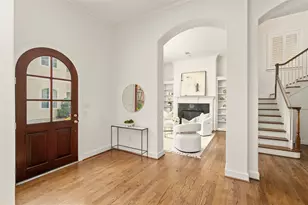 107 Wynden Trace Ln, Houston, TX 77056 - Photo 2