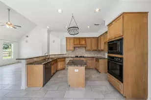 3016 Autumn Creek Dr, Friendswood, TX 77546 - Photo 8