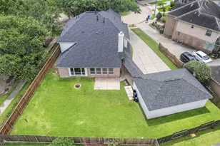 3016 Autumn Creek Dr, Friendswood, TX 77546 - Photo 32