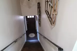 10222 Eddystone Dr, Houston, TX 77043 - Photo 4