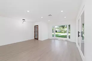 5950 Dumfries Dr, Houston, TX 77096 - Photo 4