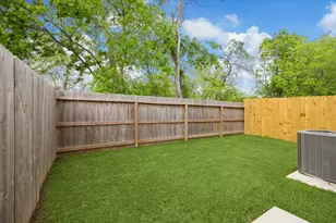 2015 Brackenridge St, Houston, TX 77026 - Photo 12