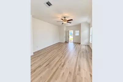 507 Oak Chase Avenue, Dayton, TX 77535 - Photo 4