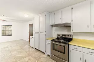 103 S Ringgold St, West Columbia, TX 77486 - Photo 4