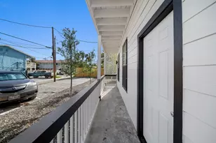 920 Avenue L, Galveston, TX 77550 - Photo 2