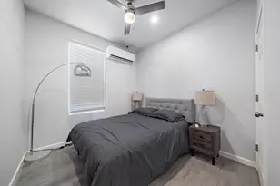 920 Avenue L, Galveston, TX 77550 - Photo 2