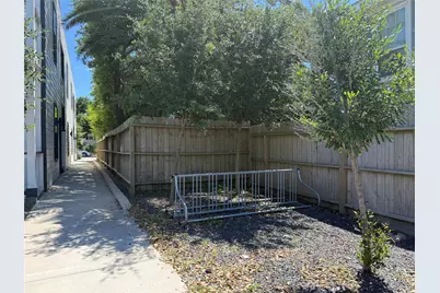 920 Ave L #F, Galveston, TX 77550 - Photo 10