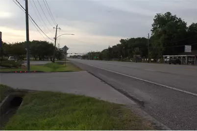 10230 Highway 6, Hitchcock, TX 77563 - Photo 4