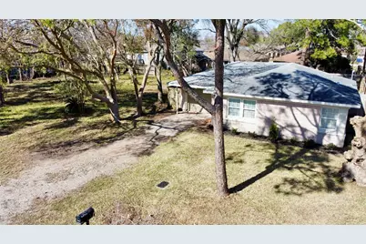 2320 29th Avenue N, Texas City, TX 77590 - Photo 4