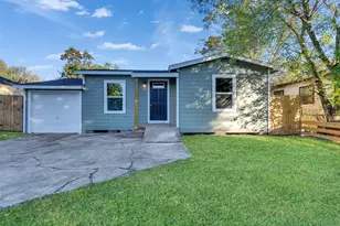 404 17th Ave N, Texas City, TX 77590 - Photo 2