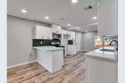 404 17th Avenue N, Texas City, TX 77590 - Photo 6