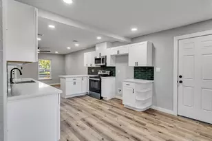 404 17th Ave N, Texas City, TX 77590 - Photo 8