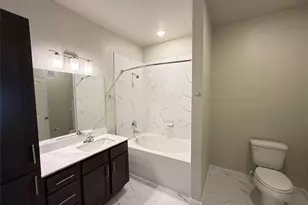 2102 Antoine Dr, Houston, TX 77055 - Photo 8