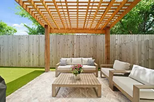 911 W 35th St, Houston, TX 77018 - Photo 18