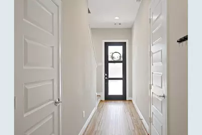 911 W 35th Street #C, Houston, TX 77018 - Photo 4