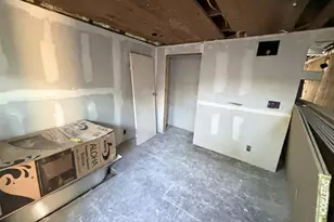 1911 40th St, Galveston, TX 77550 - Photo 36
