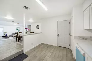 6207 Briar Glade Dr, Houston, TX 77072 - Photo 14