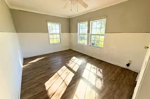2308 32nd Ave N, Texas City, TX 77590 - Photo 8
