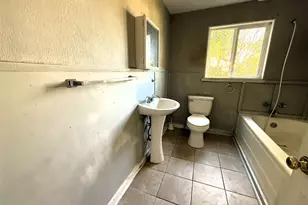 2308 32nd Ave N, Texas City, TX 77590 - Photo 12