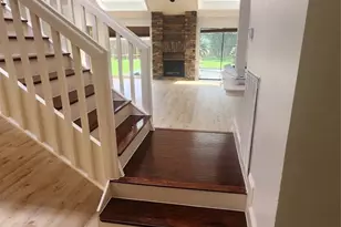2127 Manor Green Dr, Houston, TX 77077 - Photo 10