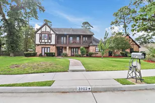 3902 Savell Dr, Baytown, TX 77521 - Photo 2