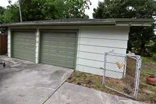 1706 Oaks Dr, Pasadena, TX 77502 - Photo 2