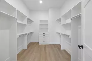 1421 E 36th St, Houston, TX 77022 - Photo 16
